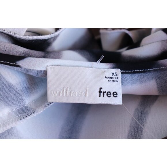 Wilfred Free Women’s XS Espace Black Divinity Camisole Satin Tank Top NWT $78 - Picture 3 of 7